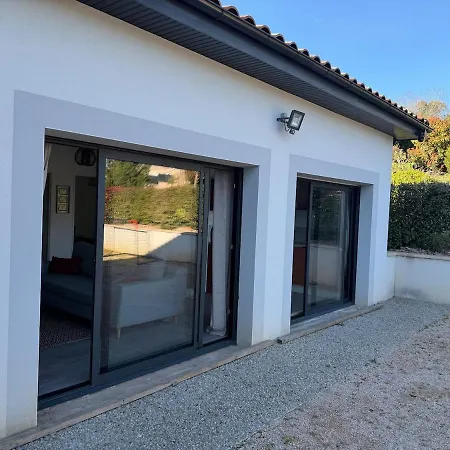 Des Trefles Apartman